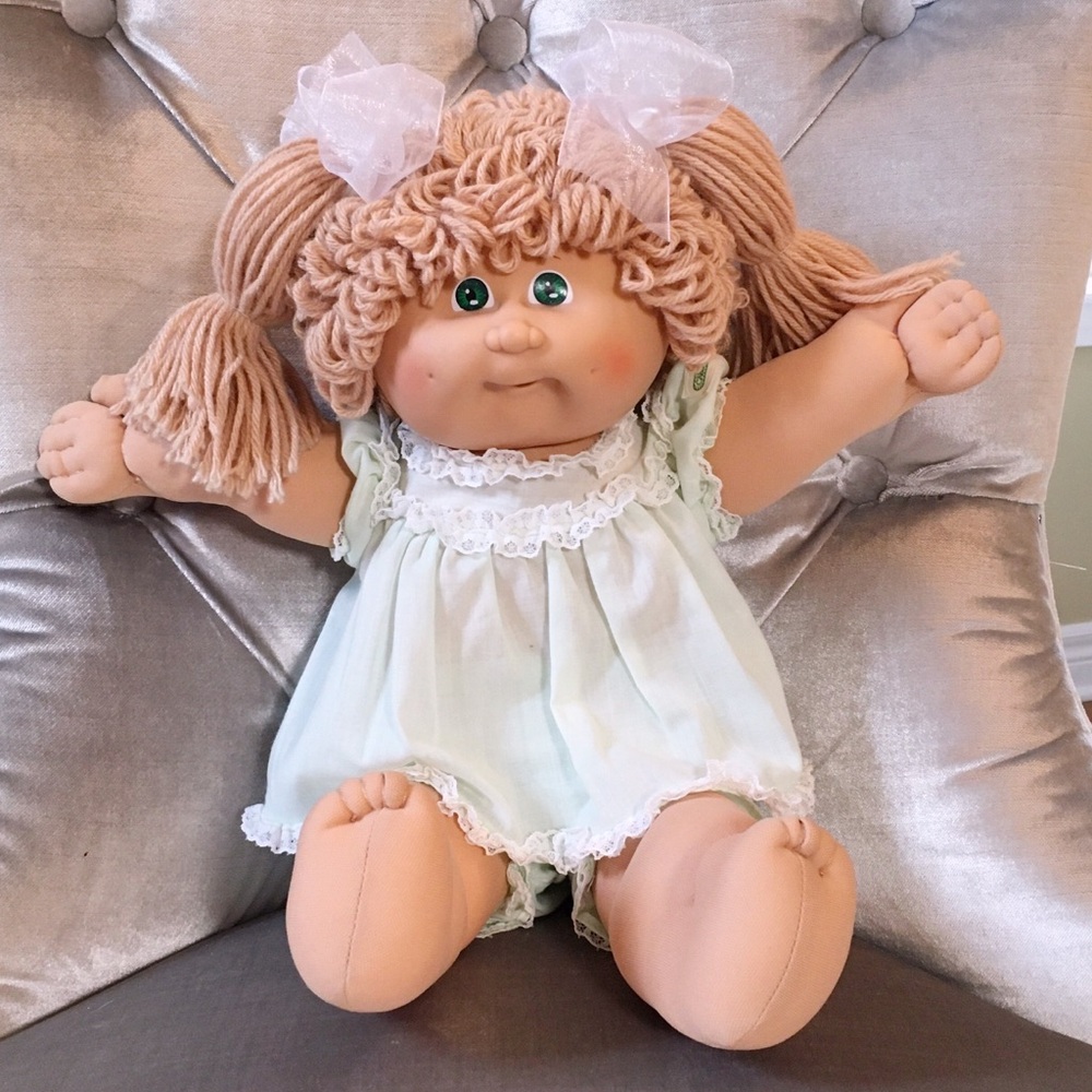 Vintage Cabbage Patch Kids doll, poodle wheat hair, green eyes